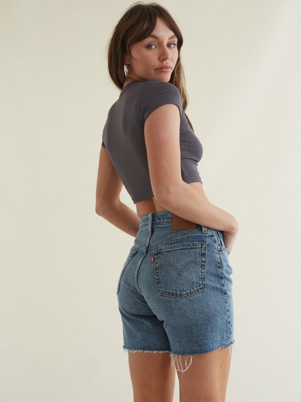 Levis Relaxed Fit Medium Wash Sz 38 Jean Shorts